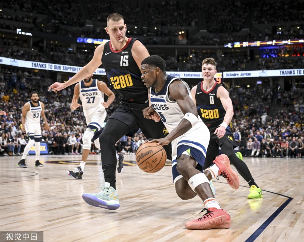 行李箱上 行李箱上