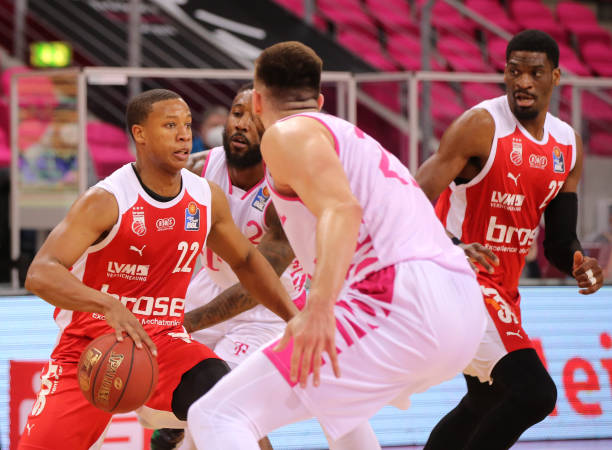 避免季后赛 避免季后赛