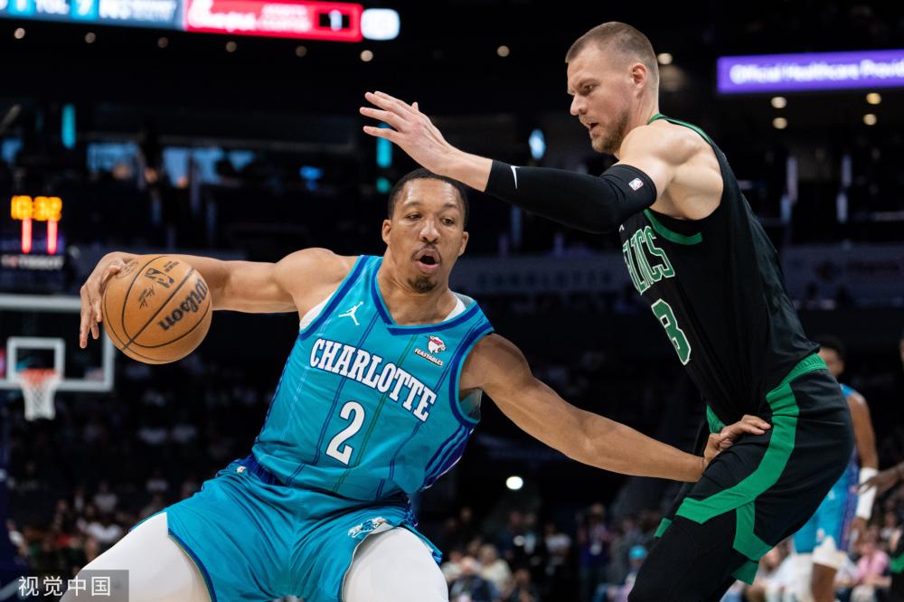 詹姆斯和布 詹姆斯和布